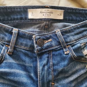 Abercrombie & Fitch Ripped Skinny Jeans